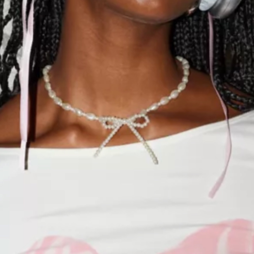 Urban Outfitters Pearl Bow Necklace